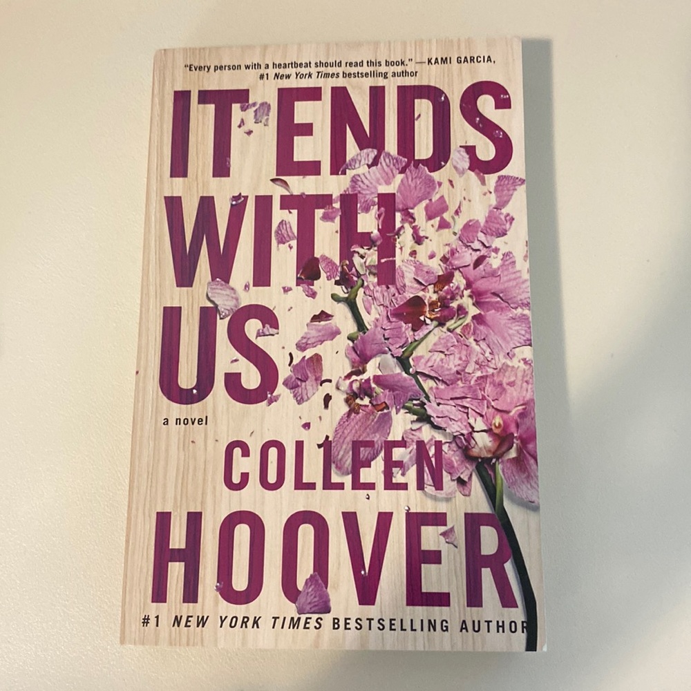 Colleen Hoover Book - It Ends With Us